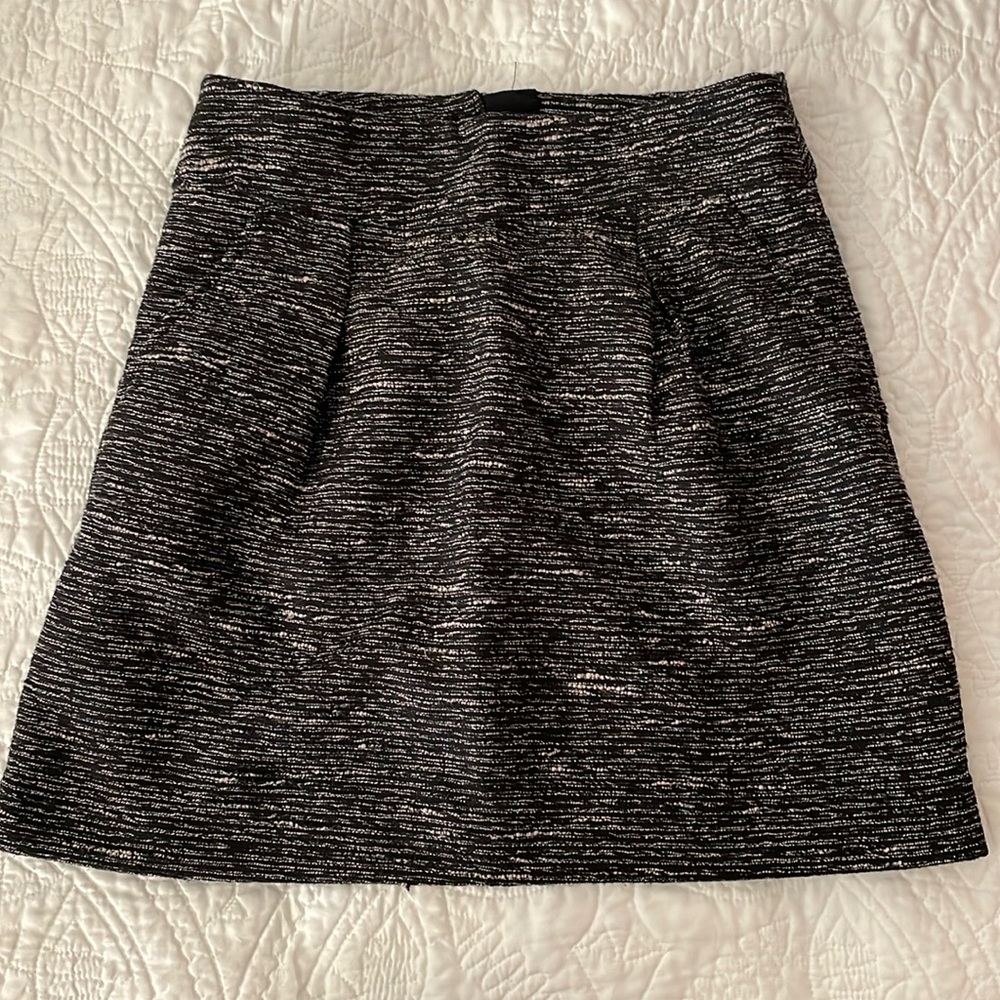 LOFT Black & silver skirt. 0P size. Like new condition.